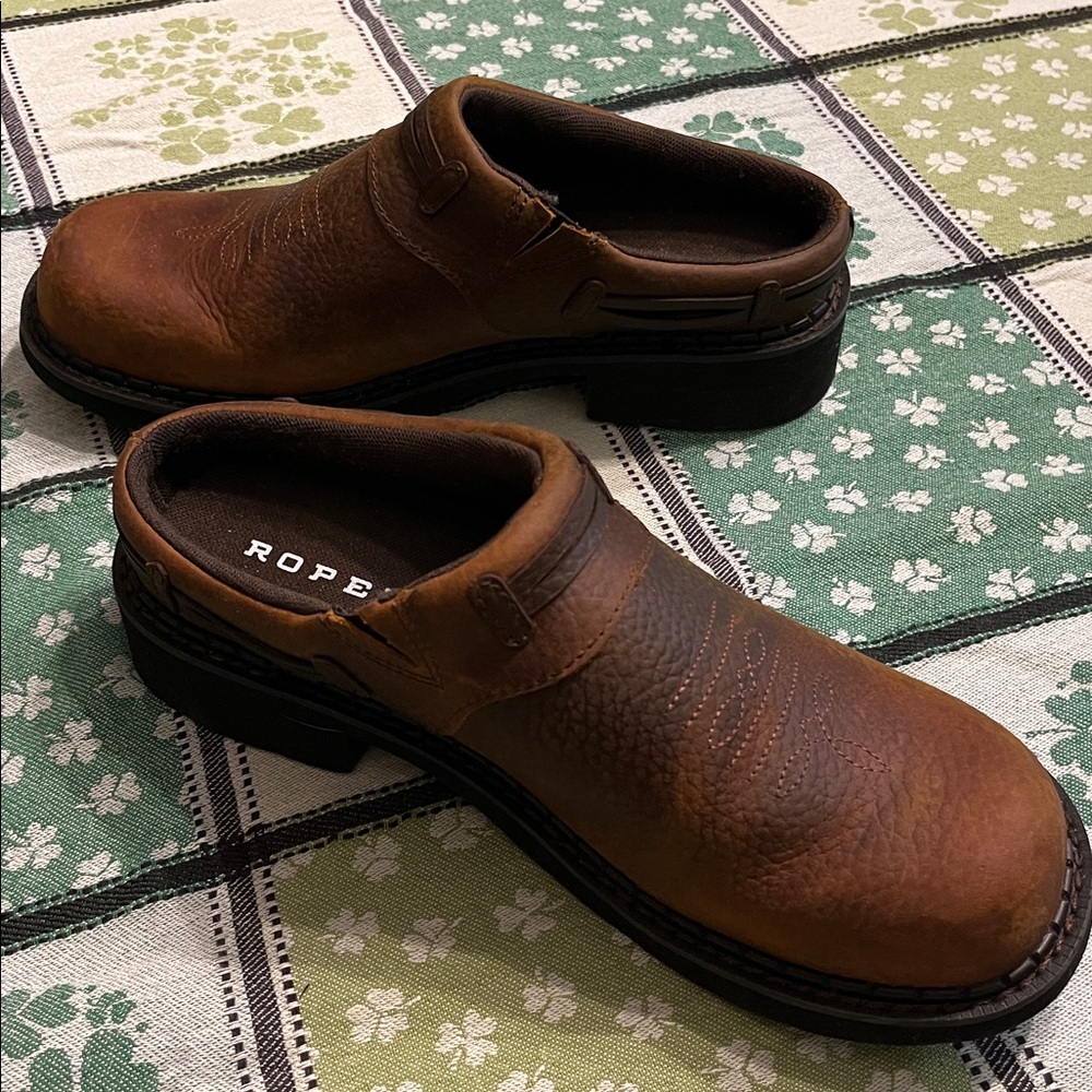 Women’s Roper Crazy Horse Laces mules 8
Round toes. Like new. - Picture 13 of 16
